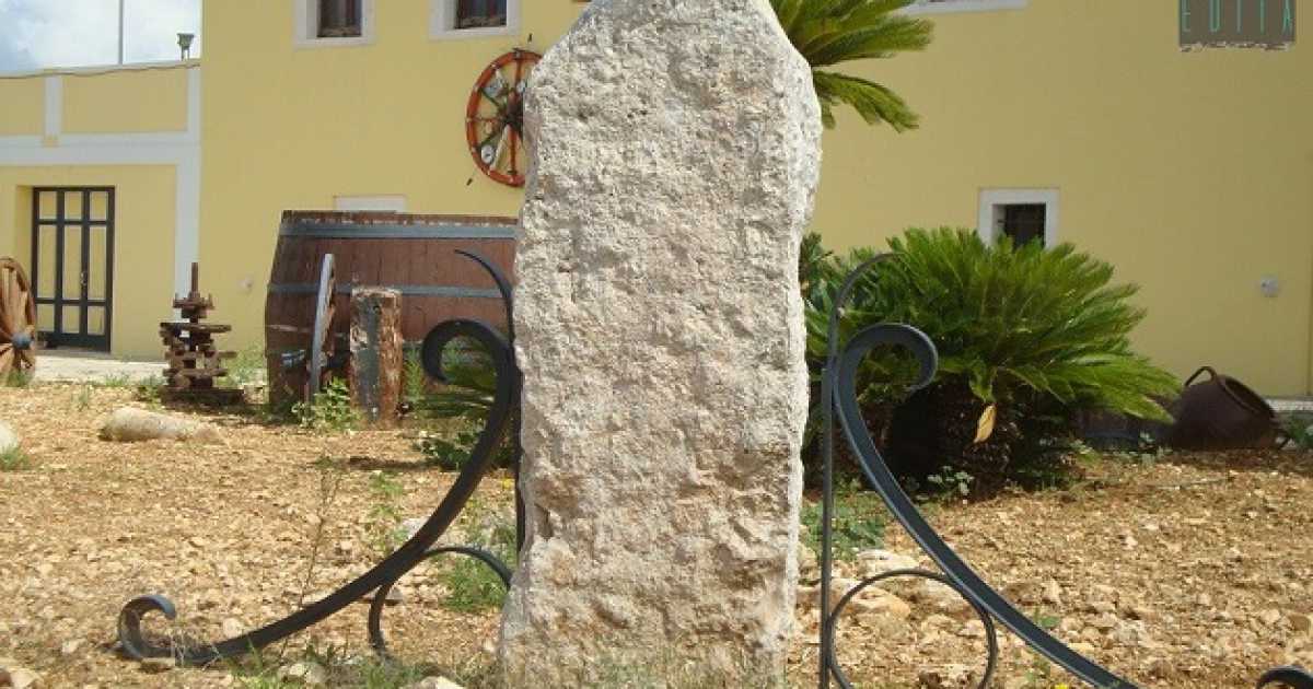 Casamassima, la travagliata storia del "menhir n.1": rubato, spostato e infine salvato